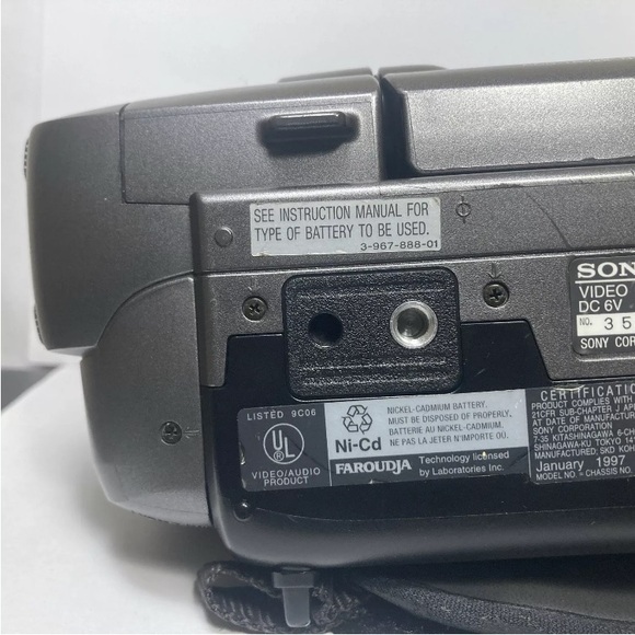 Sony Handycam Vision CCD-TRV22 Video8 8mm Camcorder 26X Digital Zoom Steady Shot - Picture 7 of 12